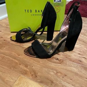 Ted Baker Phanda Ankle Strap Block 4" Heel Luxury Suede Black Color Sandals Sz 9